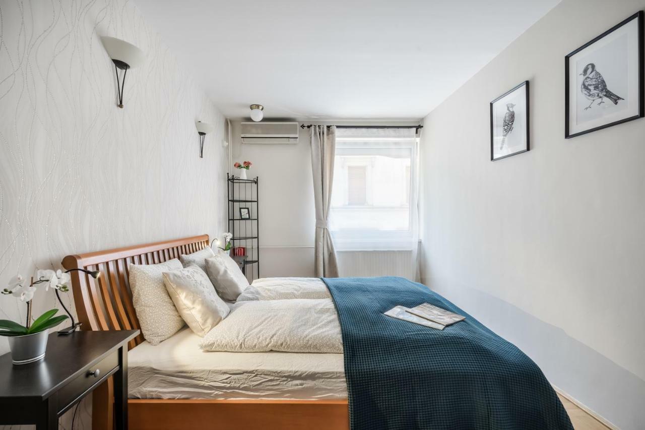 Bpr Golden Corner Suite With Balcony & A/C Budapeste Exterior foto