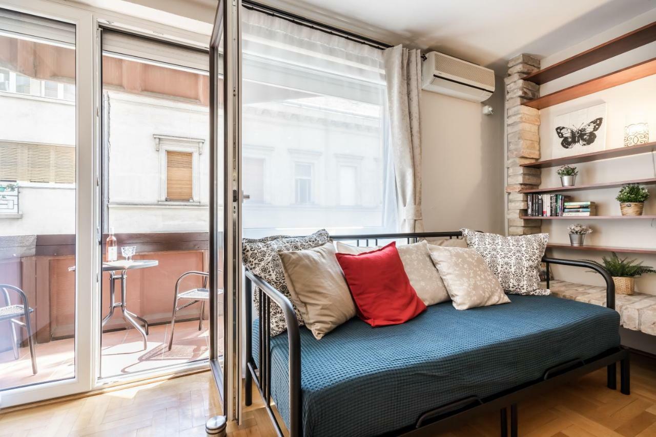 Bpr Golden Corner Suite With Balcony & A/C Budapeste Exterior foto